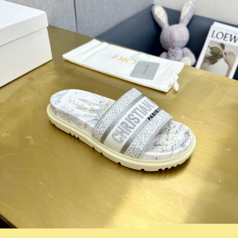 ch**an D*or slippers